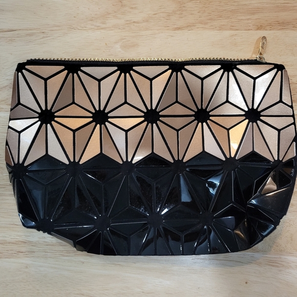 Imoshion - Geometric Bronze/Black Cosmetic Bag - Picture 1 of 3